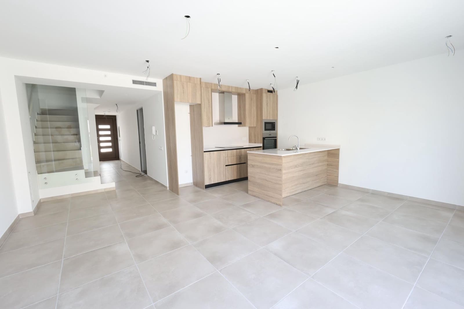 3 soveværelse Rækkehus til salg i Banyeres del Penedes med garage - € 275.000 (Ref: 9264422)