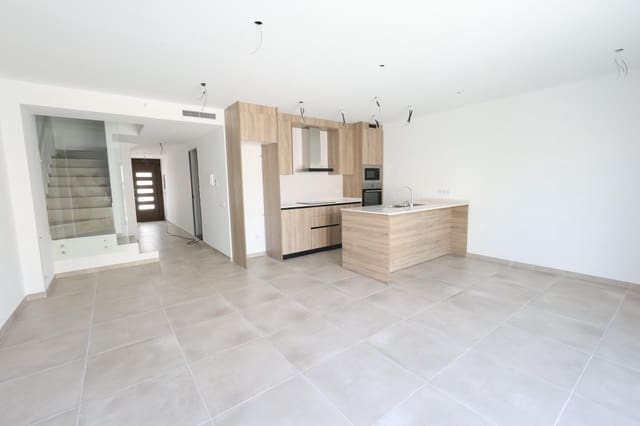 3 bedroom Terraced Villa for sale in Banyeres del Penedès with garage - € 275,000 (Ref: 9264422)