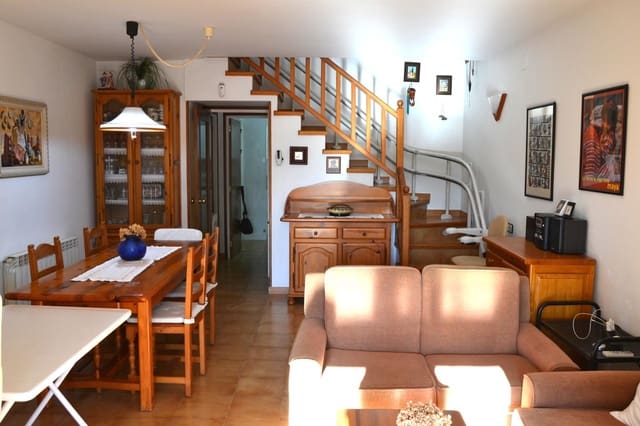 4 sovrum Semi-fristående Villa till salu i Torredembarra med garage - 320 000 € (Ref: 9282123)