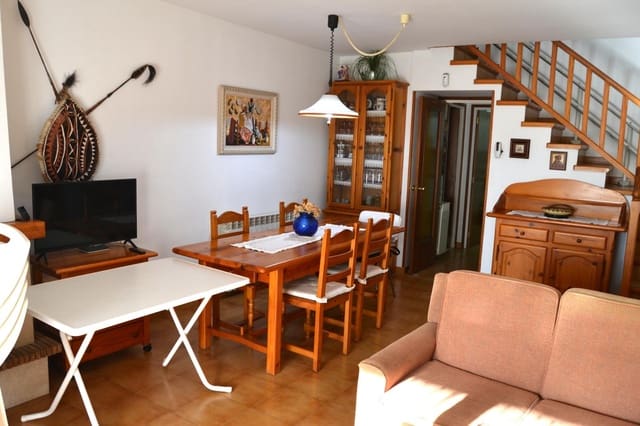 4 sovrum Semi-fristående Villa till salu i Torredembarra med garage - 320 000 € (Ref: 9282123)