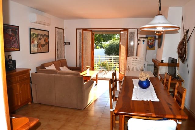 4 sovrum Semi-fristående Villa till salu i Torredembarra med garage - 320 000 € (Ref: 9282123)