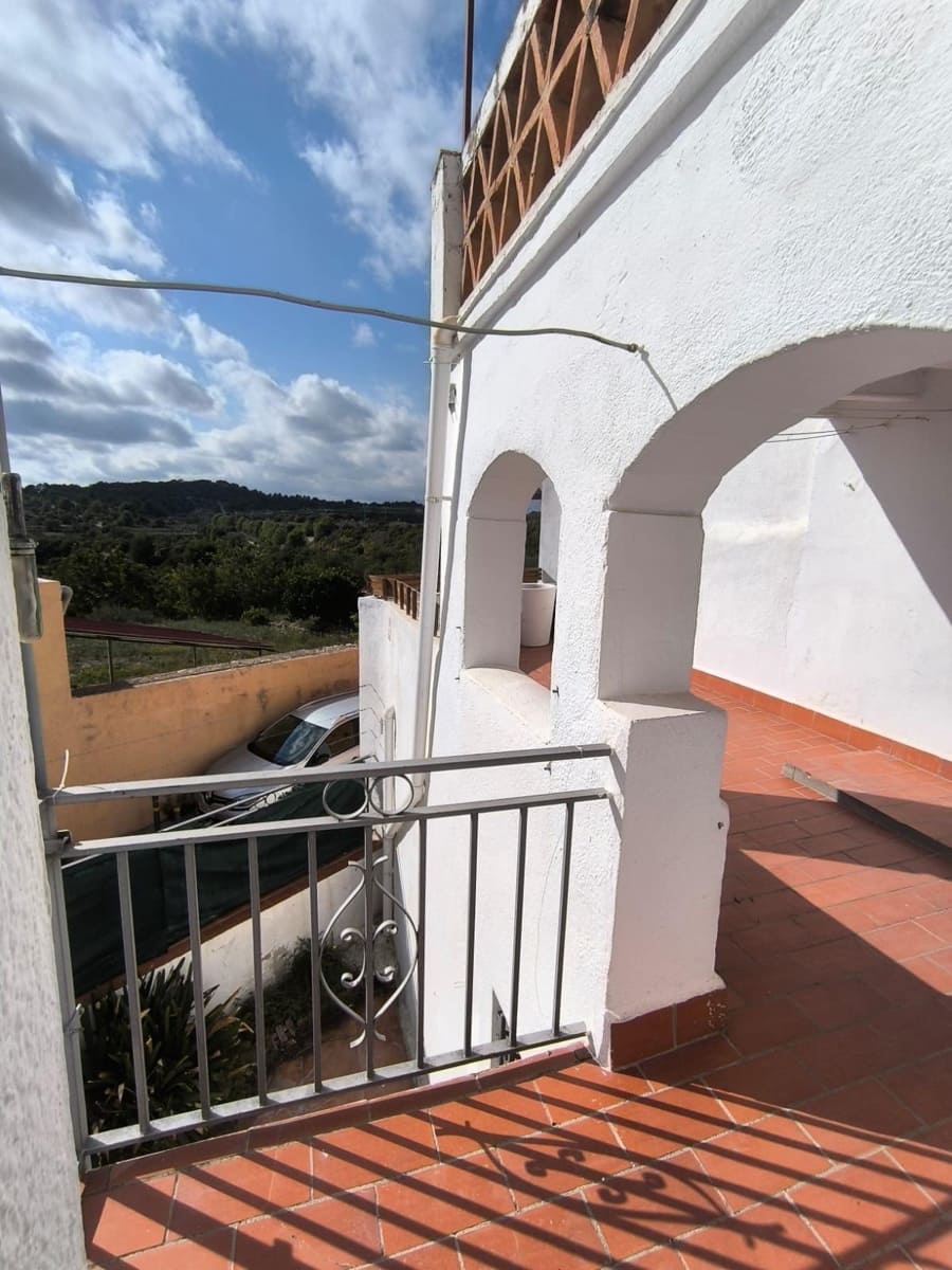 9 bedroom Townhouse for sale in La Pobla de Montornes - € 188,000 (Ref: 9300998)