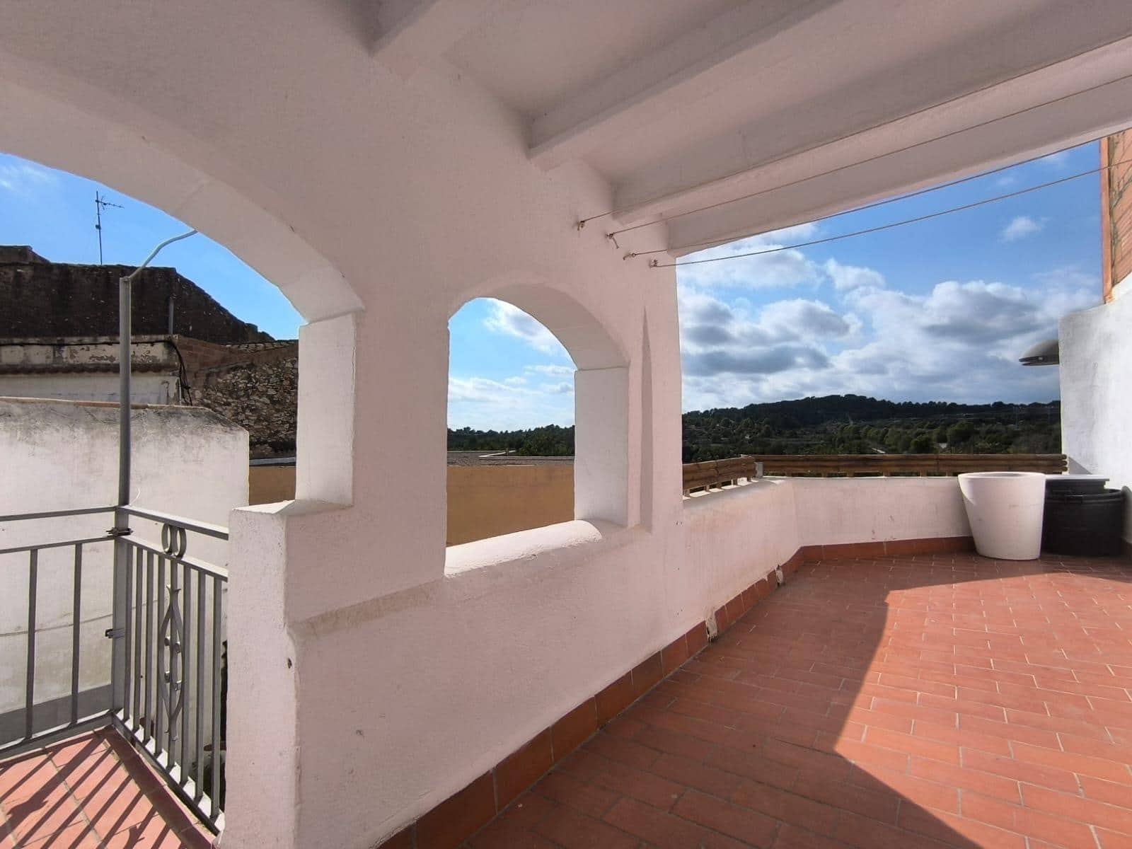 9 bedroom Townhouse for sale in La Pobla de Montornes - € 188,000 (Ref: 9300998)