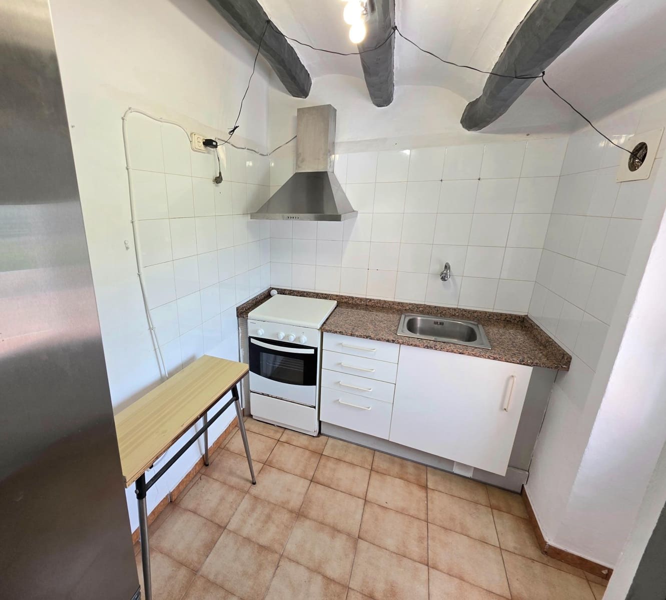 9 bedroom Townhouse for sale in La Pobla de Montornes - € 188,000 (Ref: 9300998)