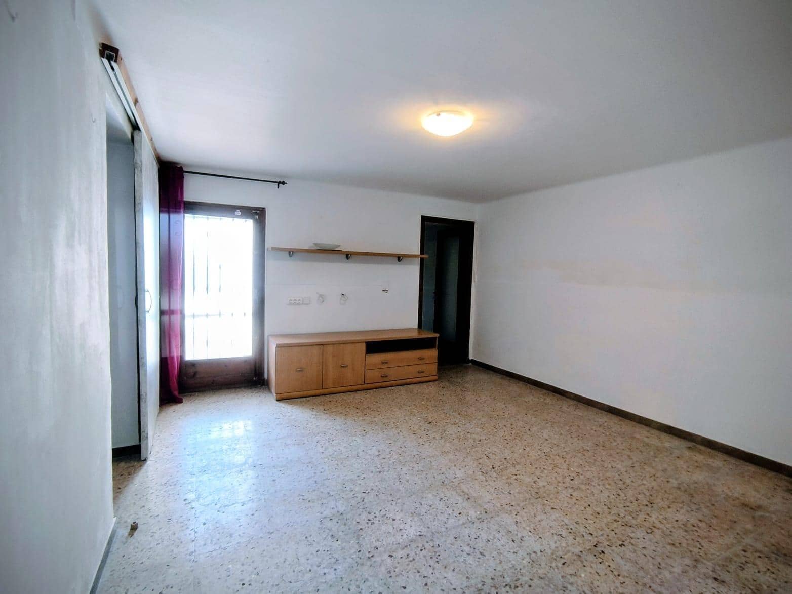 9 bedroom Townhouse for sale in La Pobla de Montornes - € 188,000 (Ref: 9300998)