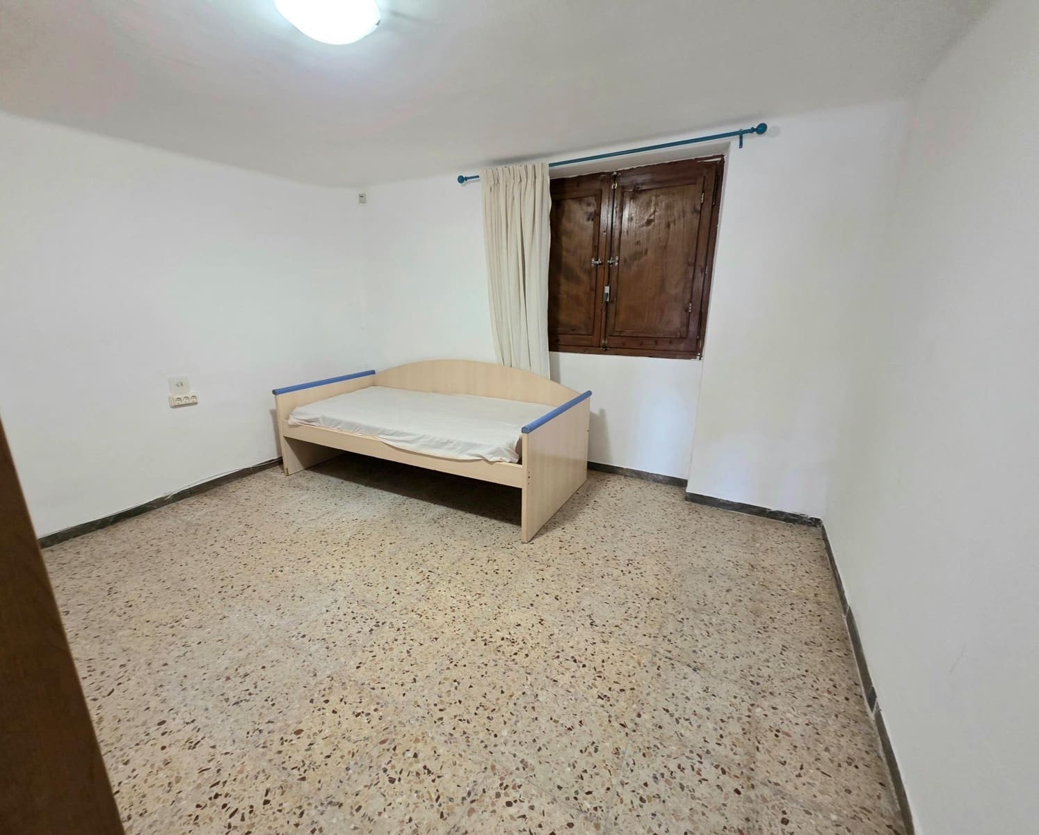 9 bedroom Townhouse for sale in La Pobla de Montornes - € 188,000 (Ref: 9300998)