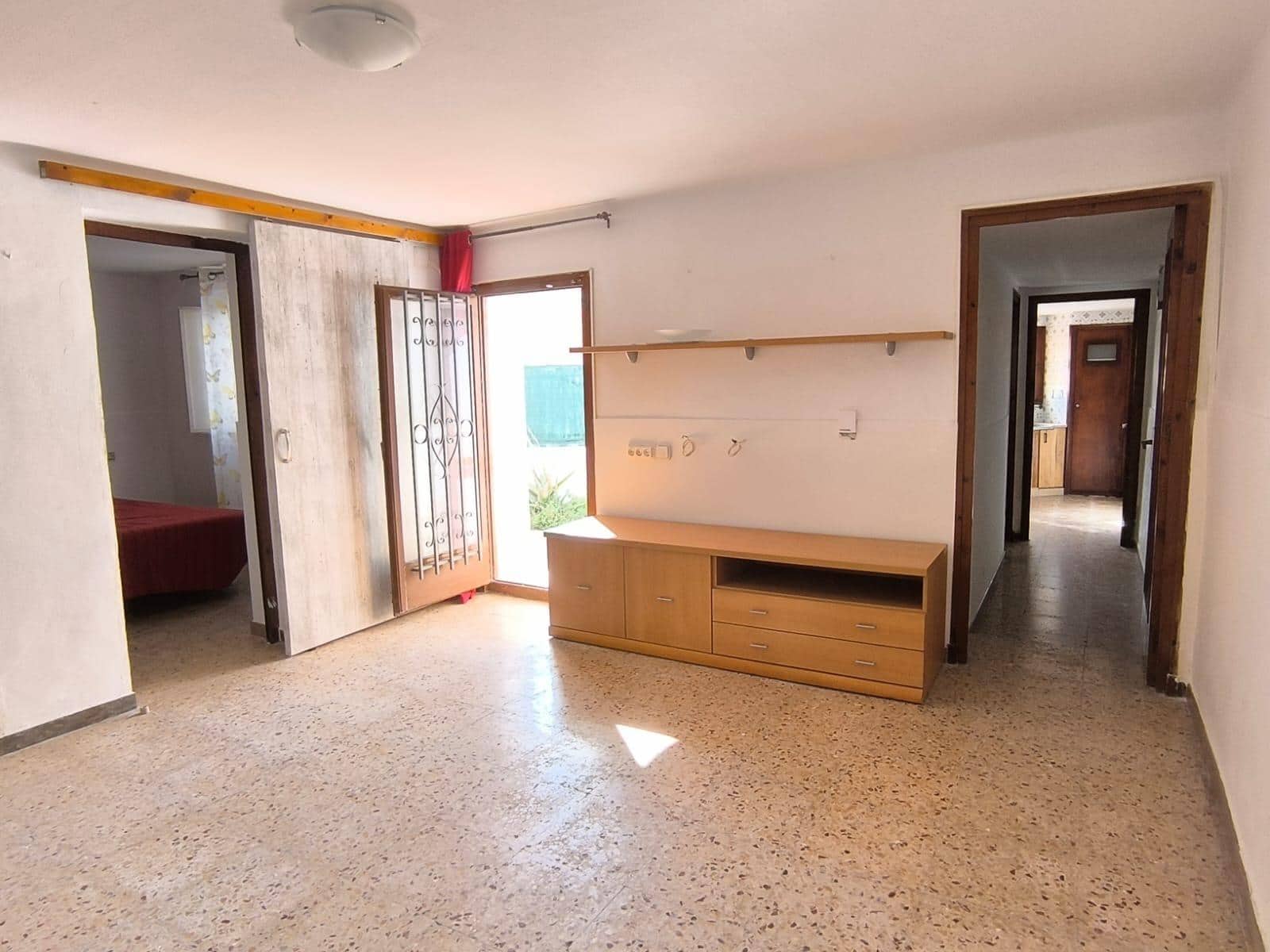 9 bedroom Townhouse for sale in La Pobla de Montornes - € 188,000 (Ref: 9300998)