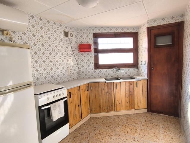 9 bedroom Townhouse for sale in La Pobla de Montornès - € 188,000 (Ref: 9300998)