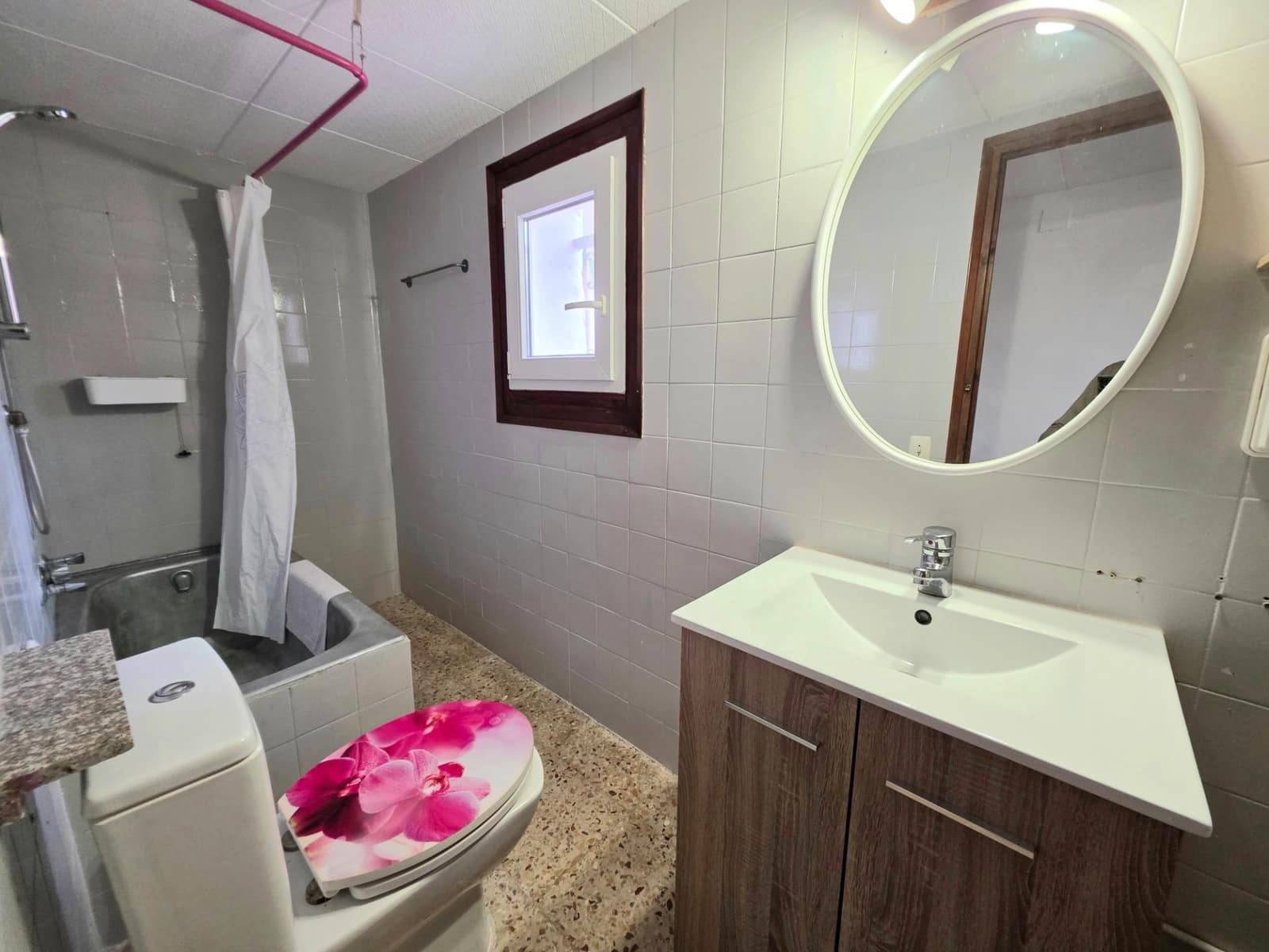 9 bedroom Townhouse for sale in La Pobla de Montornes - € 188,000 (Ref: 9300998)