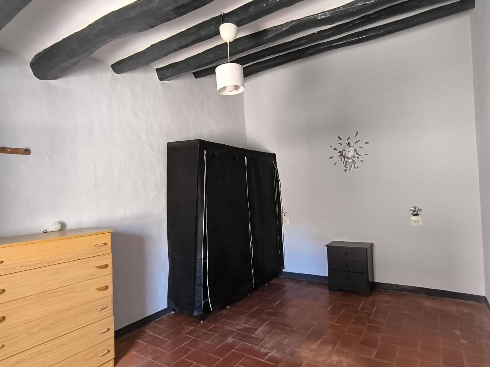 9 bedroom Townhouse for sale in La Pobla de Montornes - € 188,000 (Ref: 9300998)