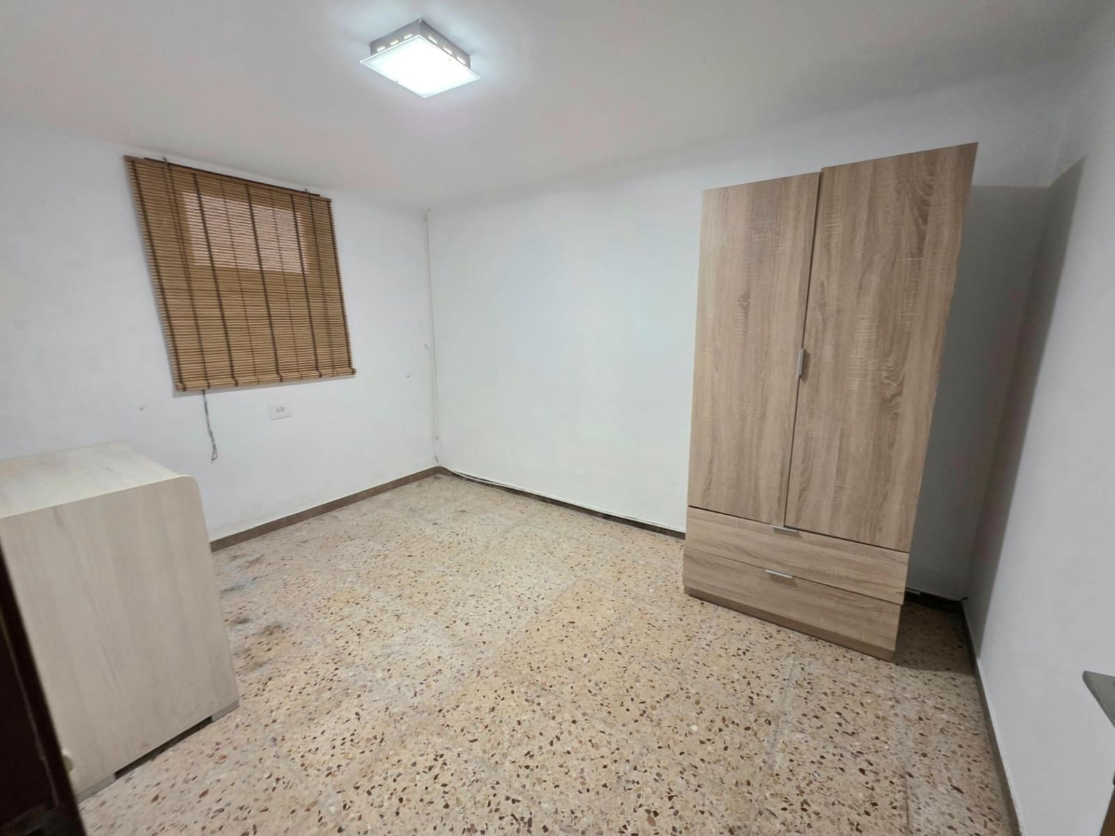 9 bedroom Townhouse for sale in La Pobla de Montornes - € 188,000 (Ref: 9300998)