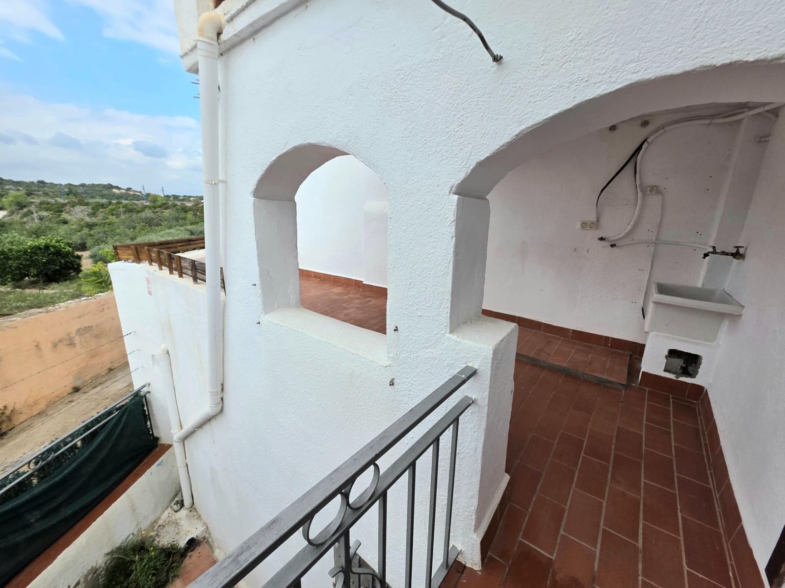 9 bedroom Townhouse for sale in La Pobla de Montornes - € 188,000 (Ref: 9300998)