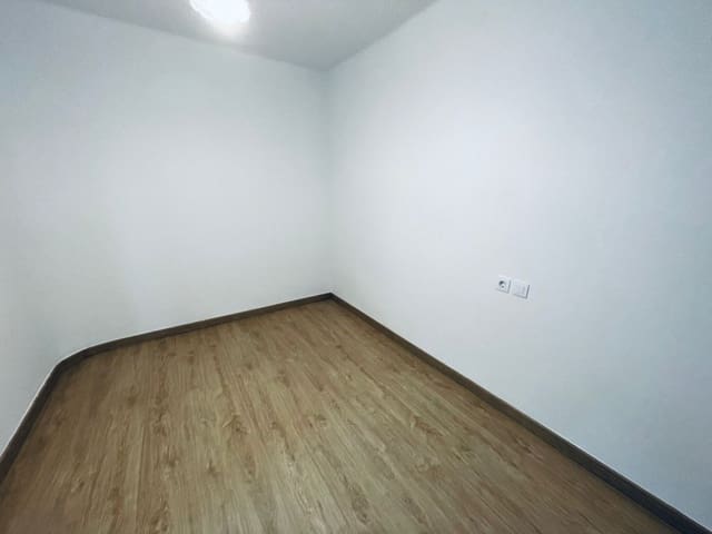 Piso de 3 habitaciones en El Vendrell en venta - 179.000 € (Ref: 9321849)