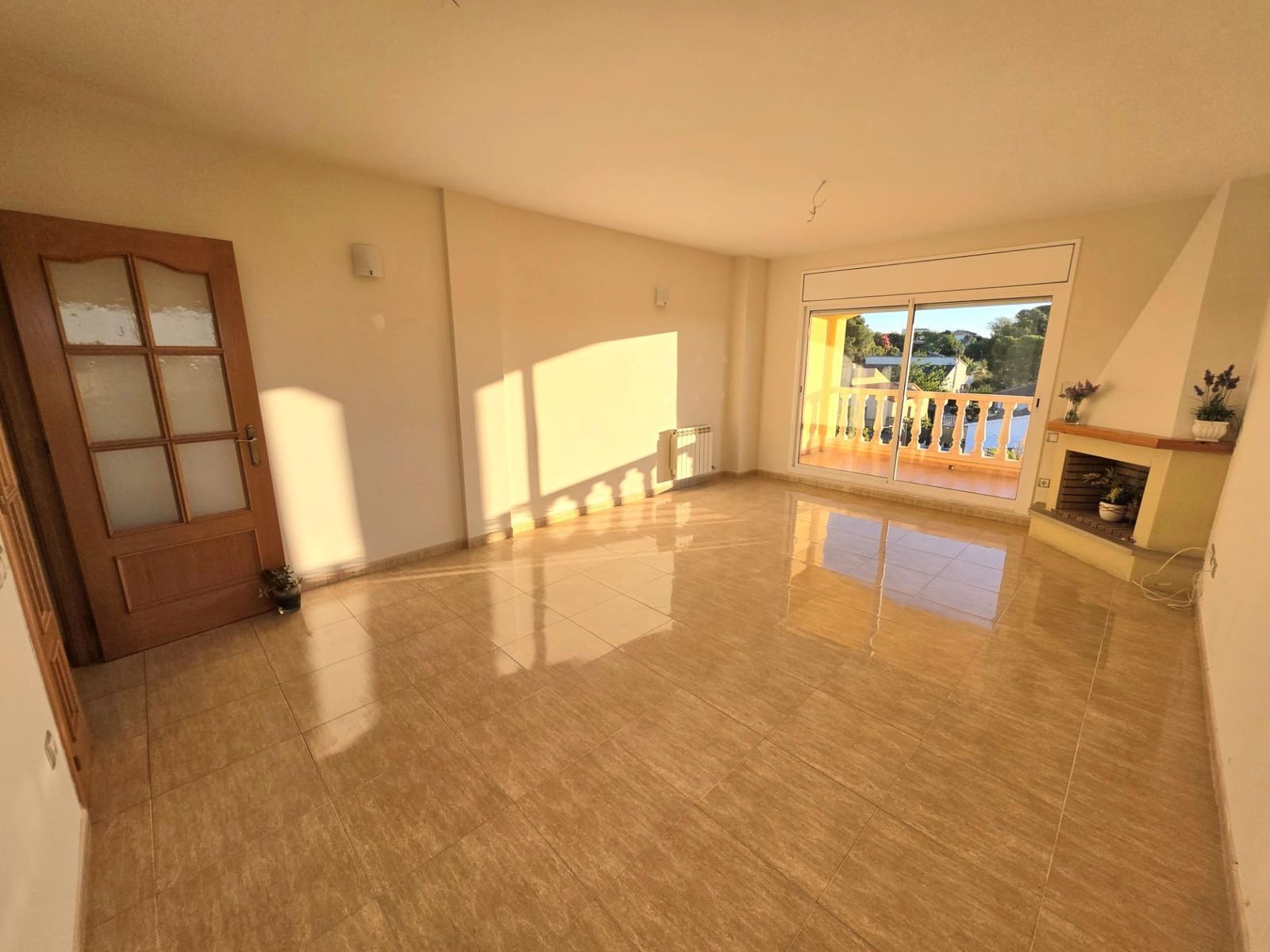 4 Zimmer Reihenhaus zu verkaufen in La Pobla de Montornes mit Garage - 273.000 € (Ref: 9334882)