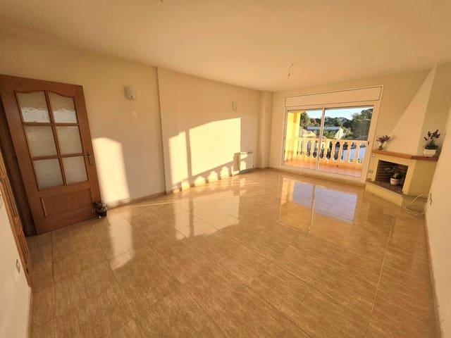 4 slaapkamer Rijtjeshuis te koop in La Pobla de Montornès met garage - € 273.000 (Ref: 9334882)