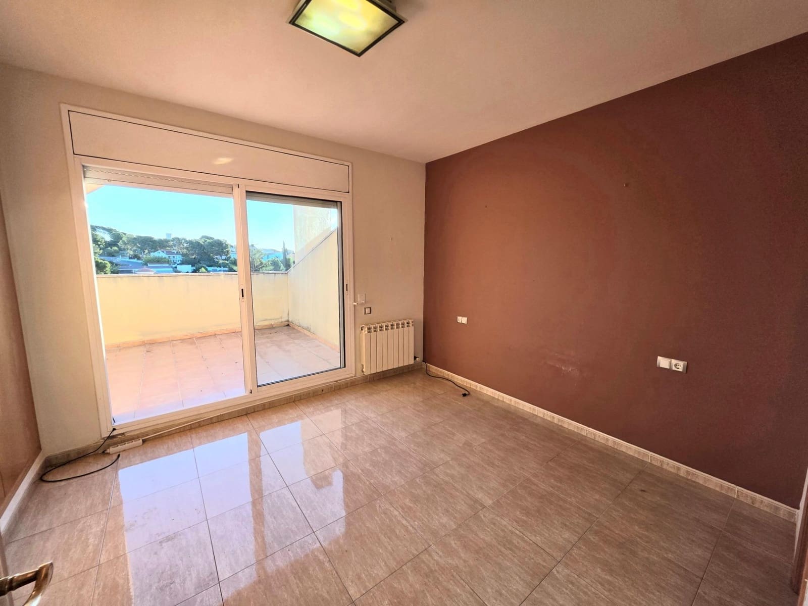 4 Zimmer Reihenhaus zu verkaufen in La Pobla de Montornes mit Garage - 273.000 € (Ref: 9334882)