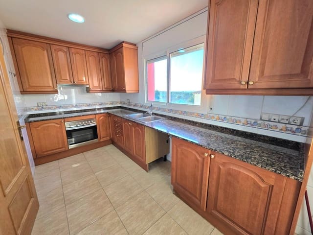 4 slaapkamer Rijtjeshuis te koop in La Pobla de Montornès met garage - € 273.000 (Ref: 9334882)