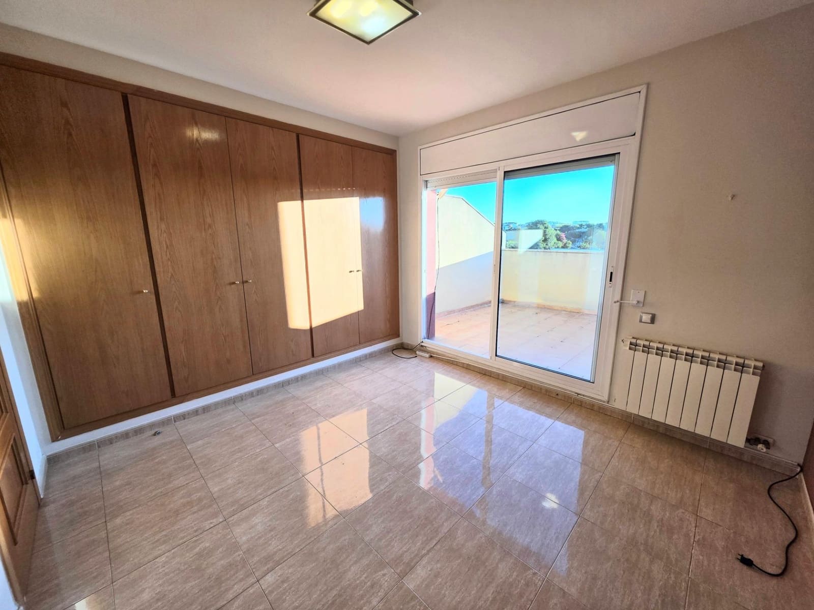 4 Zimmer Reihenhaus zu verkaufen in La Pobla de Montornes mit Garage - 273.000 € (Ref: 9334882)