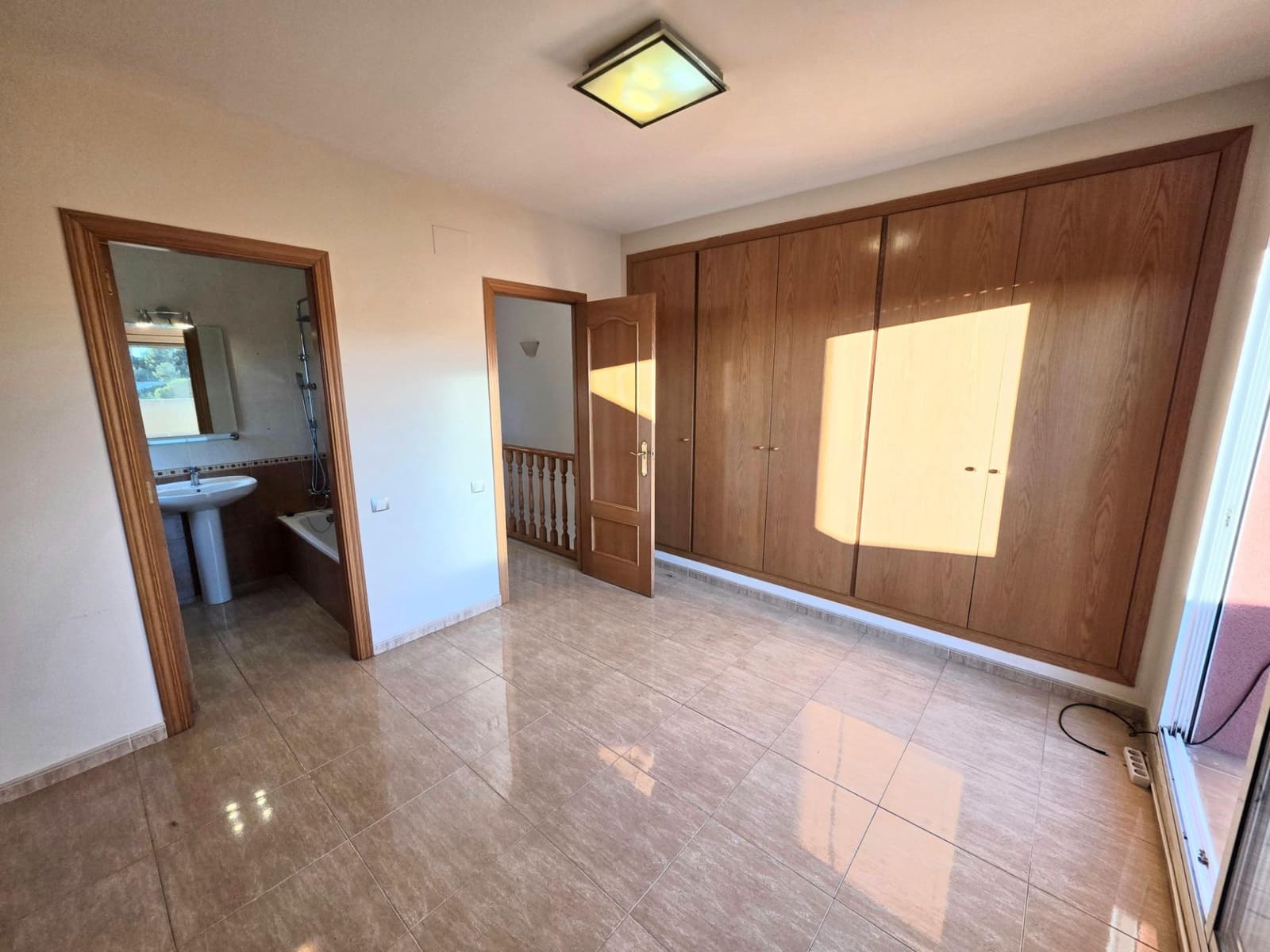 4 Zimmer Reihenhaus zu verkaufen in La Pobla de Montornes mit Garage - 273.000 € (Ref: 9334882)