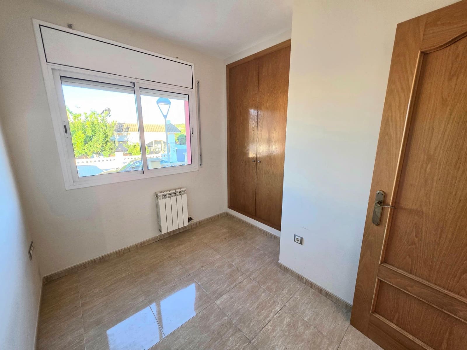 4 Zimmer Reihenhaus zu verkaufen in La Pobla de Montornes mit Garage - 273.000 € (Ref: 9334882)