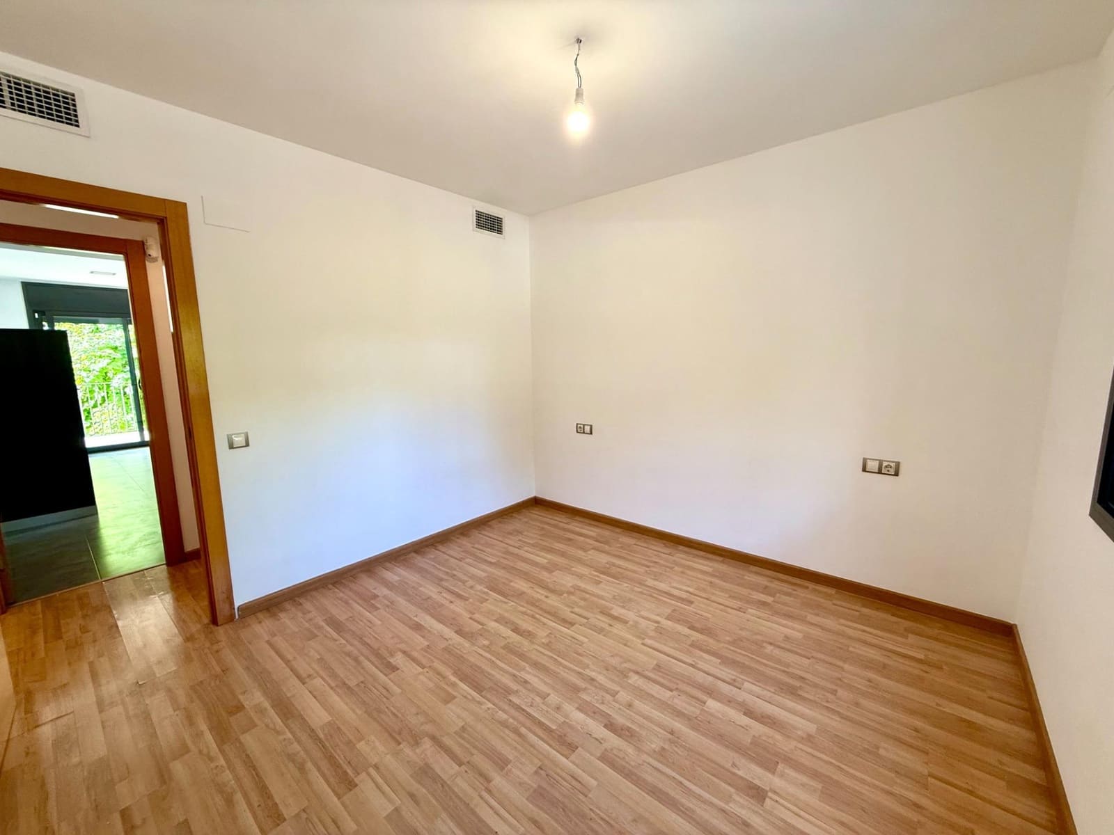 5 sypialnia Willa na sprzedaż w El Vendrell z basenem garażem - 430 000 € (Ref: 9338035)