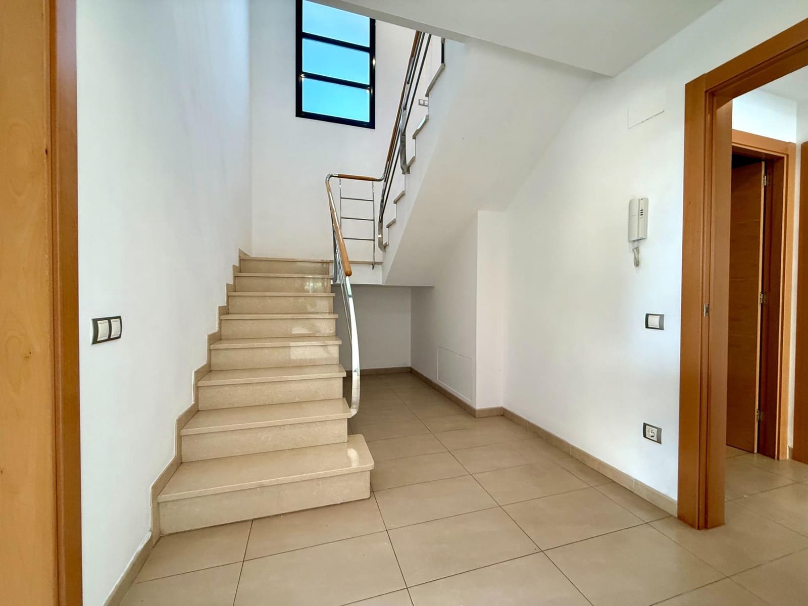 5 sypialnia Willa na sprzedaż w El Vendrell z basenem garażem - 430 000 € (Ref: 9338035)