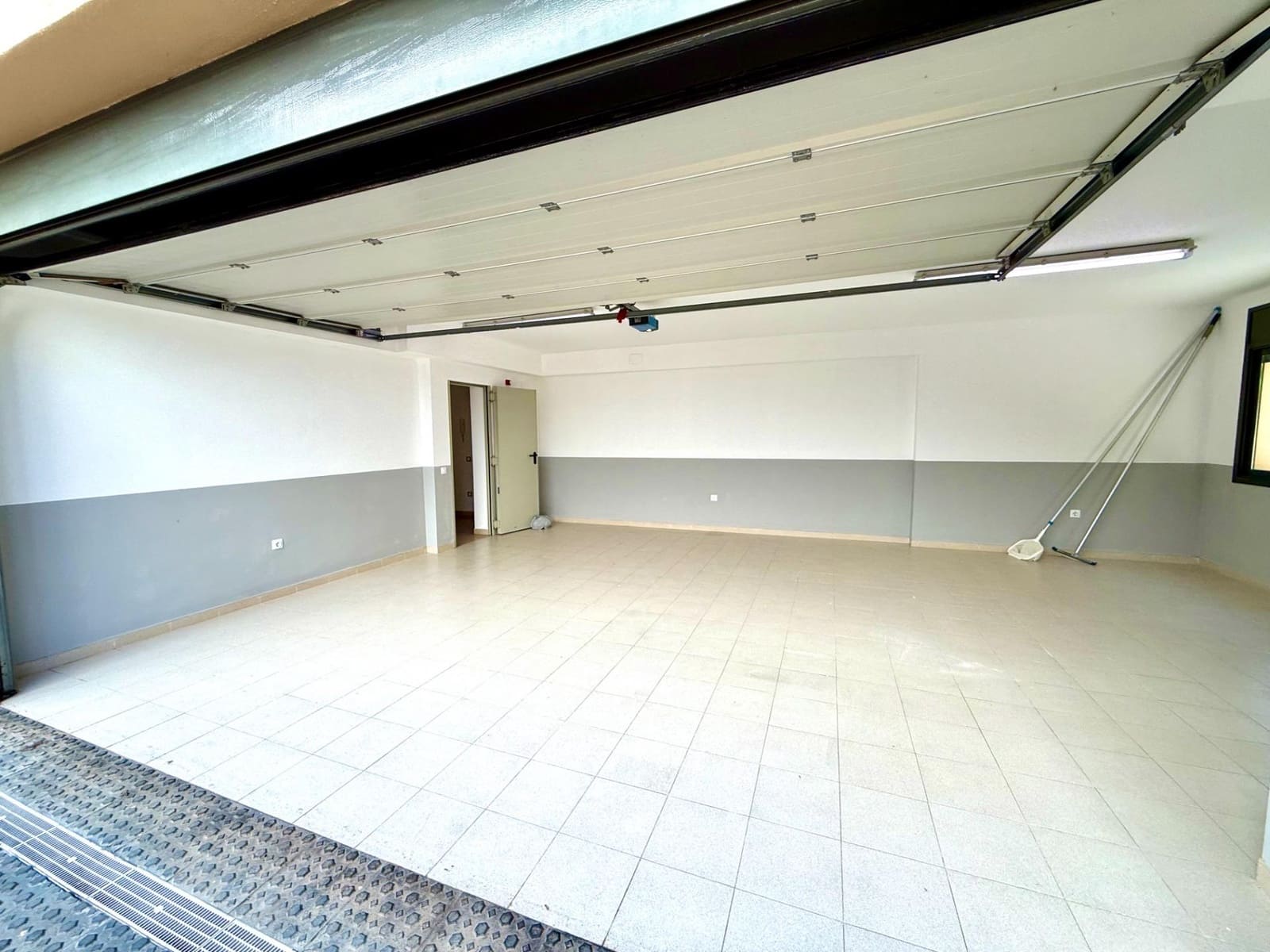 5 sypialnia Willa na sprzedaż w El Vendrell z basenem garażem - 430 000 € (Ref: 9338035)