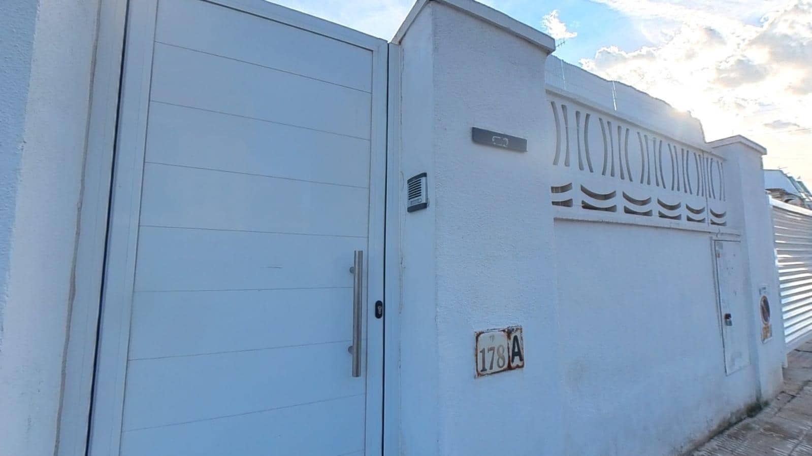 4 makuuhuone Rivitalo myytävänä paikassa Cunit - 325 000 € (Ref: 9341139)