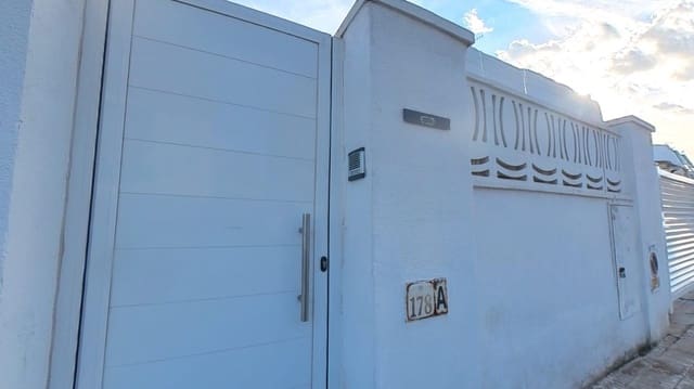 Adosado de 4 habitaciones en Cunit en venta - 325.000 € (Ref: 9341139)