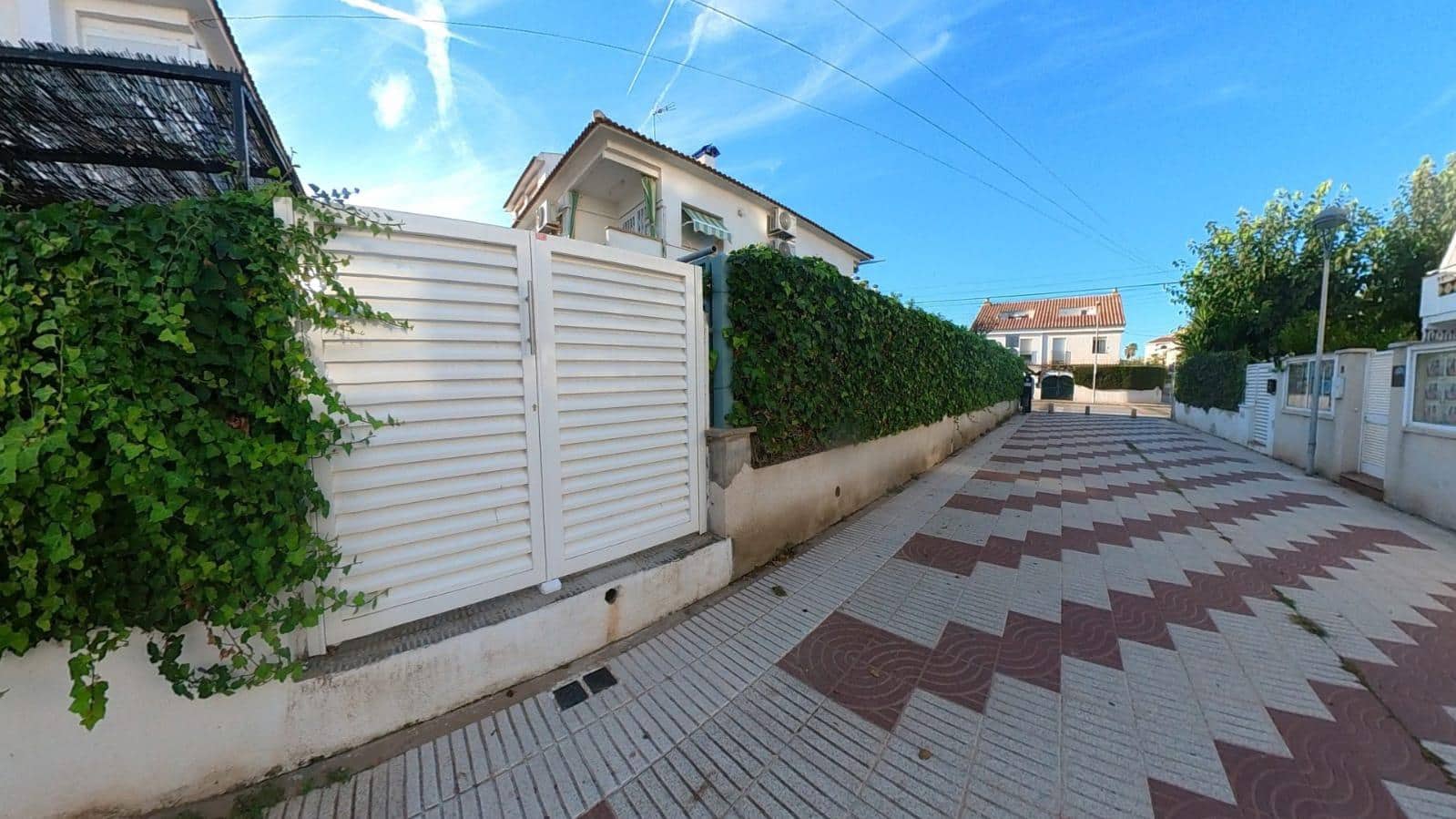 4 makuuhuone Rivitalo myytävänä paikassa Cunit - 325 000 € (Ref: 9341139)