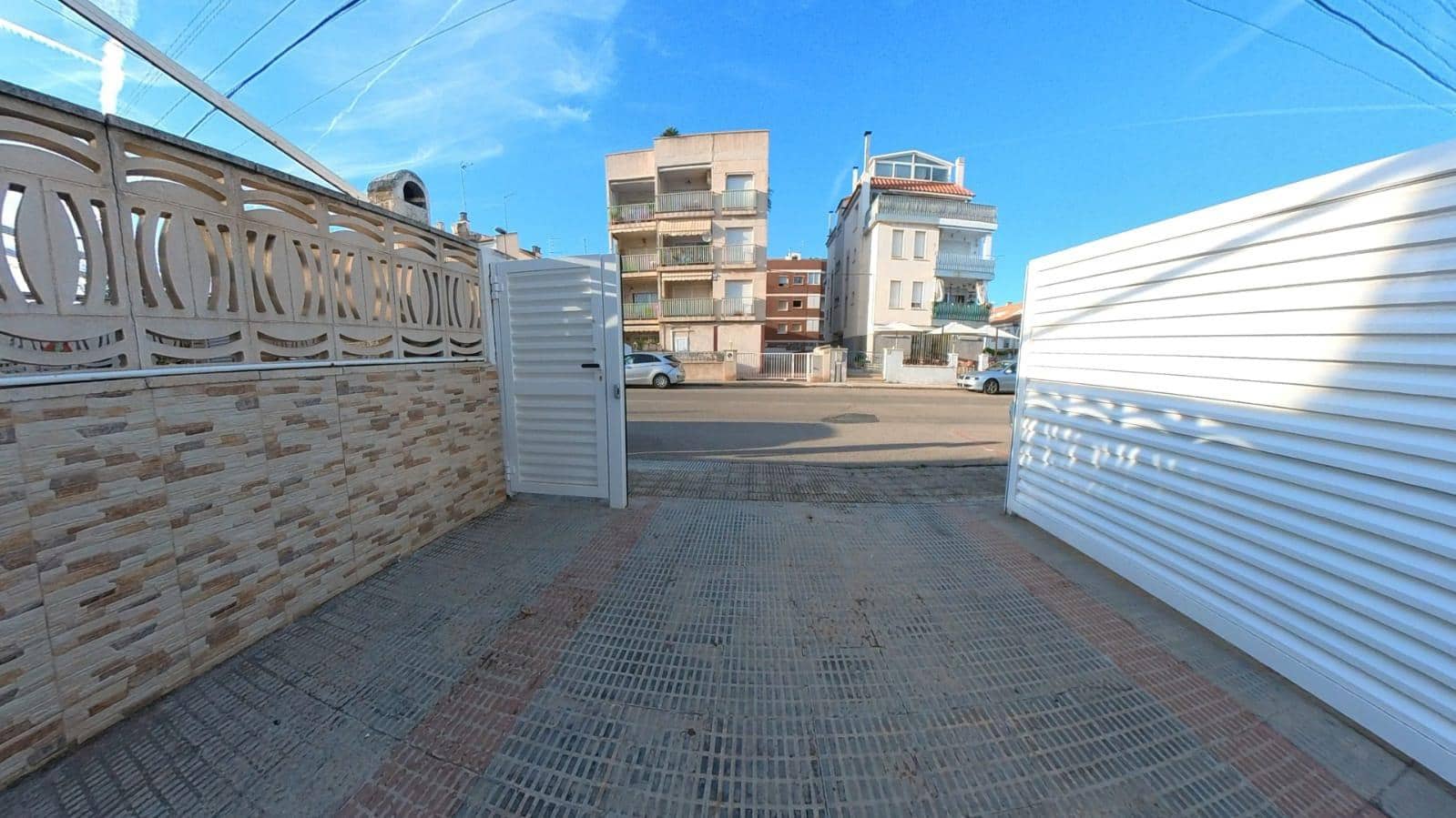 4 makuuhuone Rivitalo myytävänä paikassa Cunit - 325 000 € (Ref: 9341139)