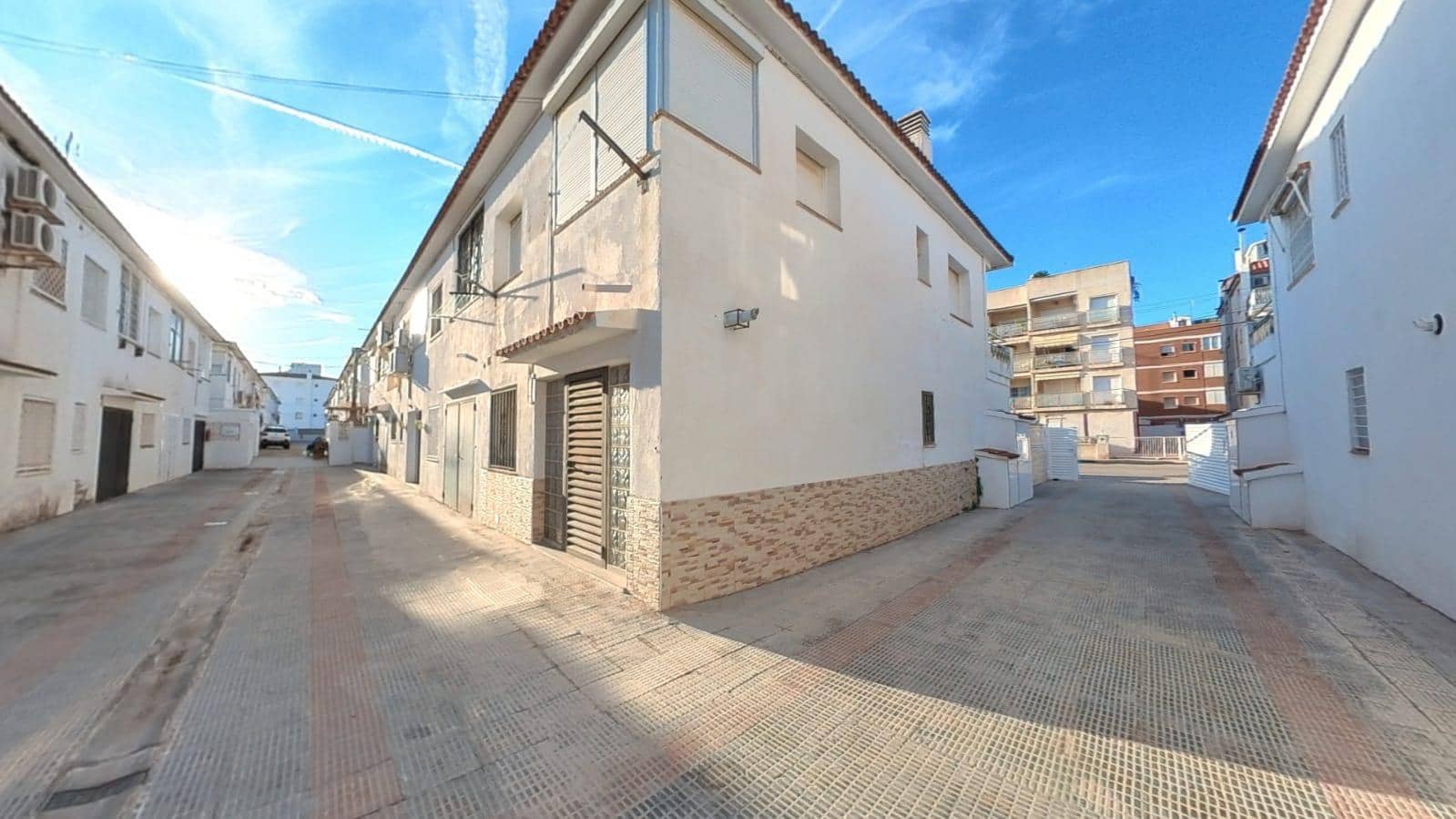 4 makuuhuone Rivitalo myytävänä paikassa Cunit - 325 000 € (Ref: 9341139)