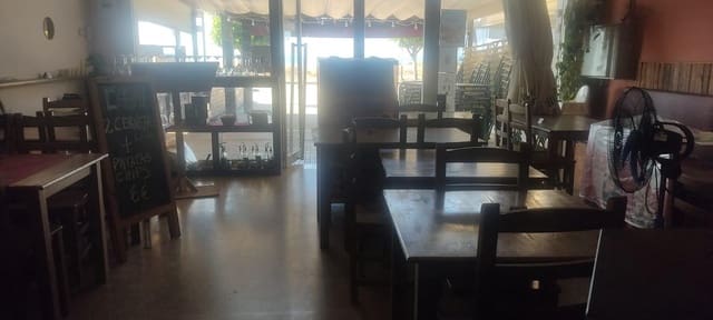 Erhverv til leje i Cubelles - € 850 (Ref: 9349484)