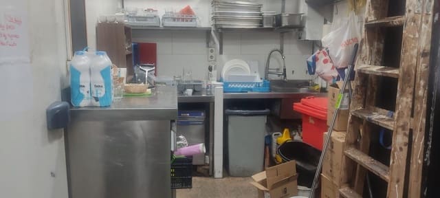 Erhverv til leje i Cubelles - € 850 (Ref: 9349484)