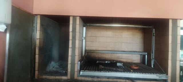 Erhverv til leje i Cubelles - € 850 (Ref: 9349484)