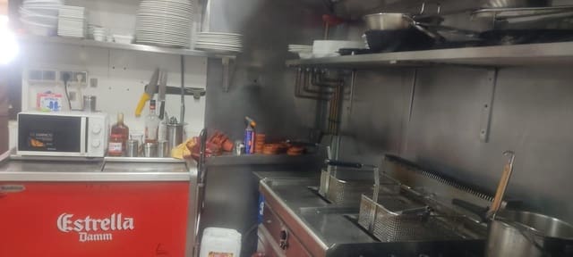 Erhverv til leje i Cubelles - € 850 (Ref: 9349484)