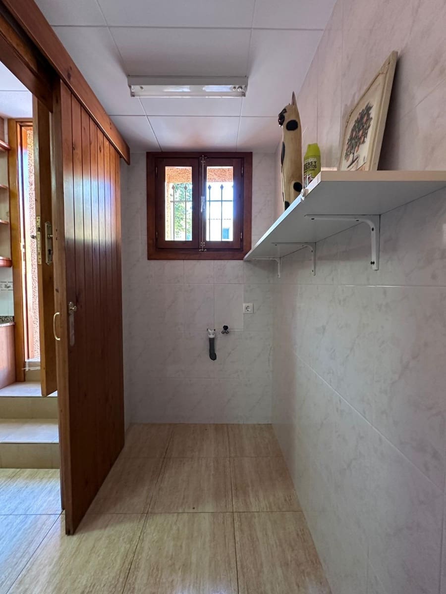 4 bedroom Terraced Villa for sale in Sant Jaume dels Domenys with garage - € 235,000 (Ref: 9373803)