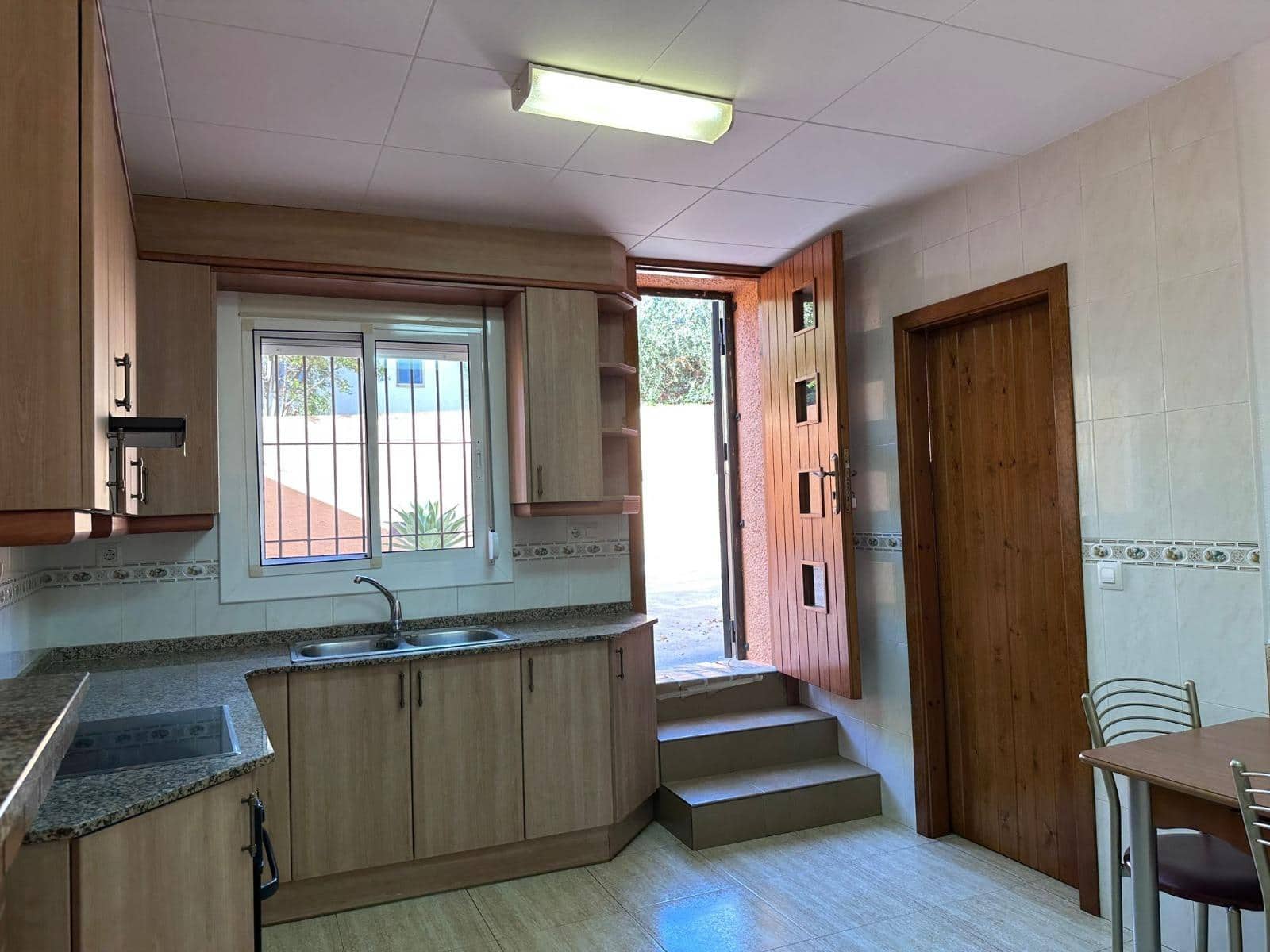 4 bedroom Terraced Villa for sale in Sant Jaume dels Domenys with garage - € 235,000 (Ref: 9373803)