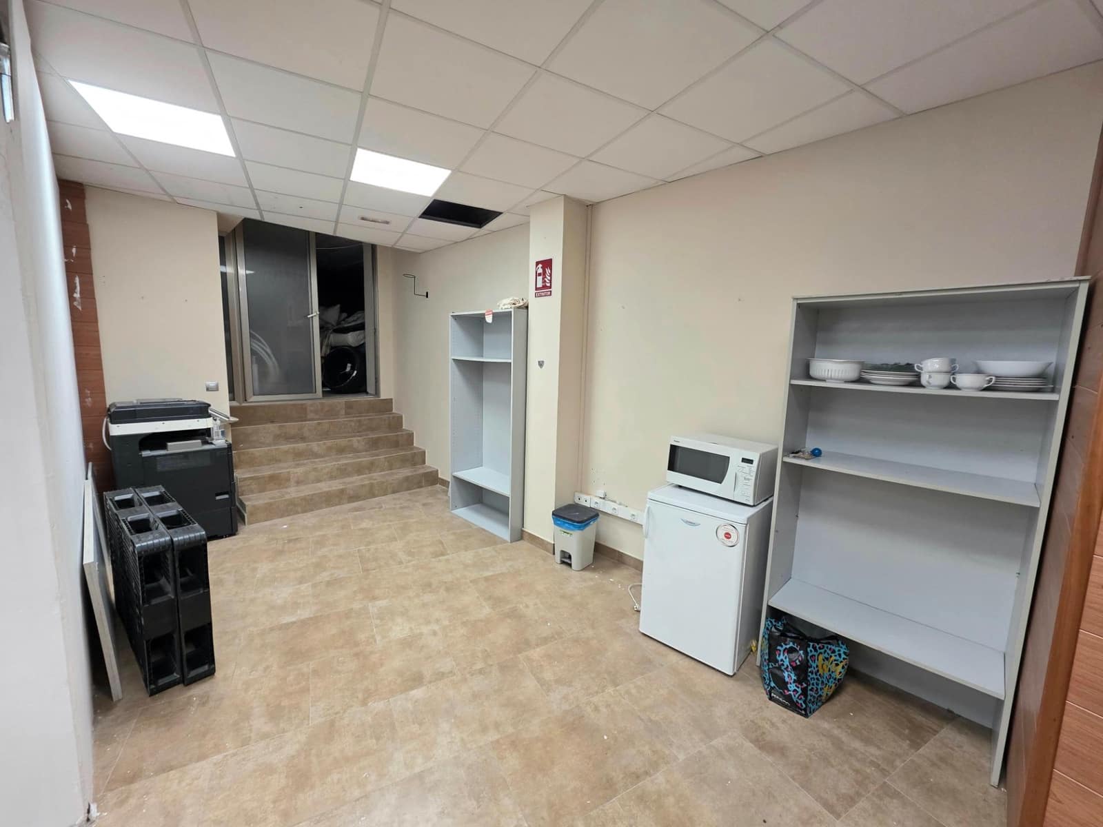 4 quarto Comercial para arrendar em Torredembarra - 700 € (Ref: 9382784)