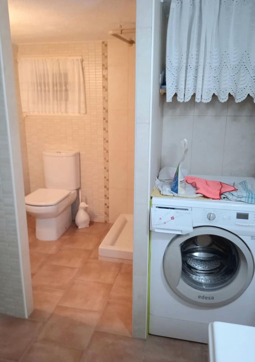 5 bedroom Villa for sale in La Pobla de Montornes - € 265,000 (Ref: 9385545)