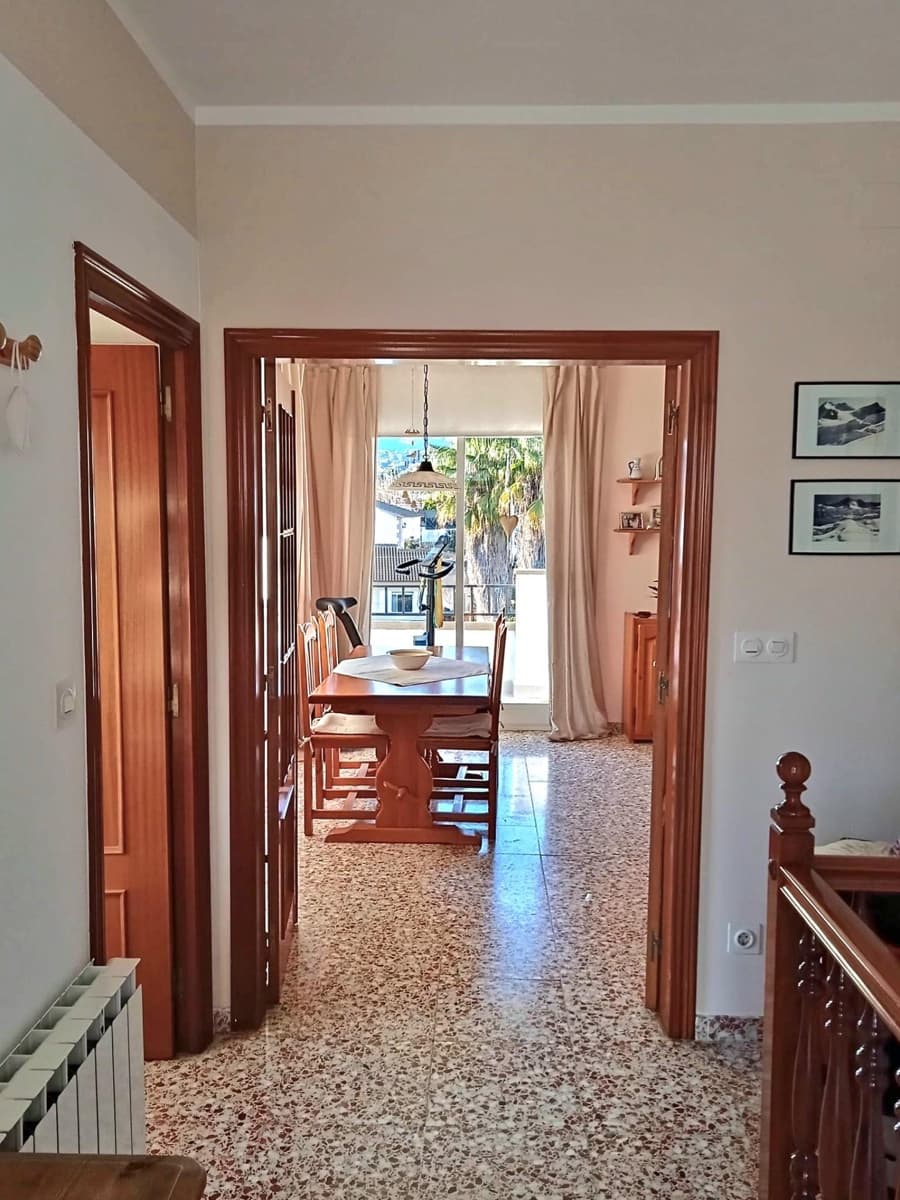 5 bedroom Villa for sale in La Pobla de Montornes - € 265,000 (Ref: 9385545)