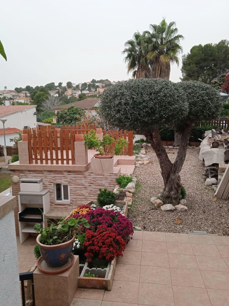 5 bedroom Villa for sale in La Pobla de Montornes - € 265,000 (Ref: 9385545)