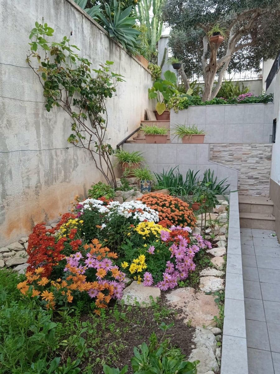 5 bedroom Villa for sale in La Pobla de Montornes - € 265,000 (Ref: 9385545)