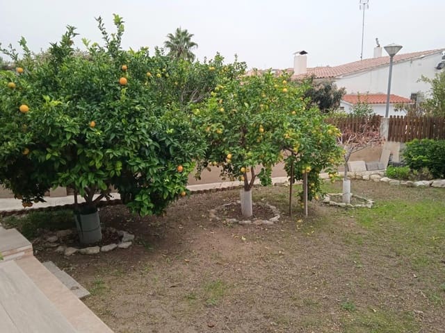 5 bedroom Villa for sale in La Pobla de Montornès - € 265,000 (Ref: 9385545)