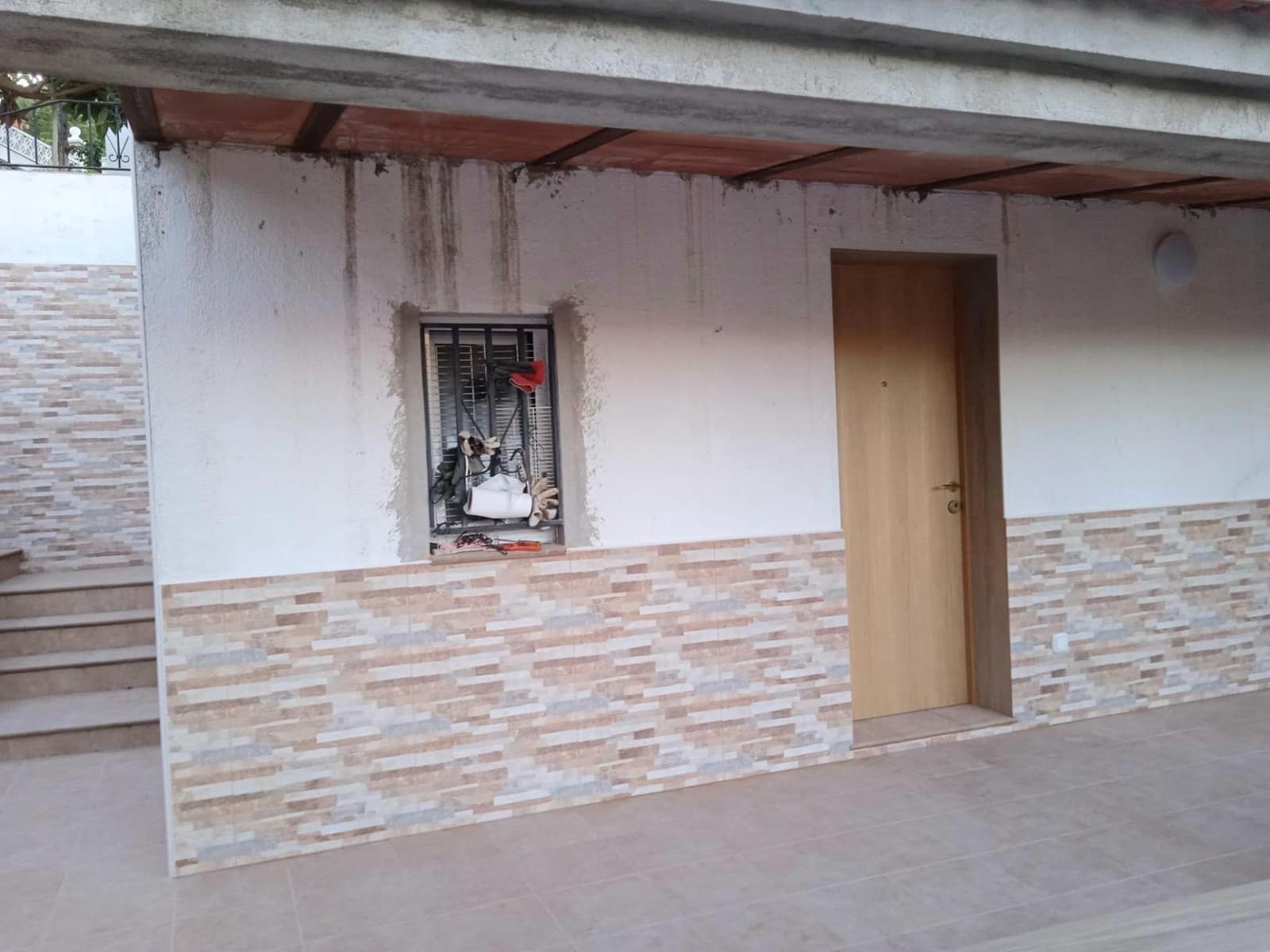 5 bedroom Villa for sale in La Pobla de Montornes - € 265,000 (Ref: 9385545)