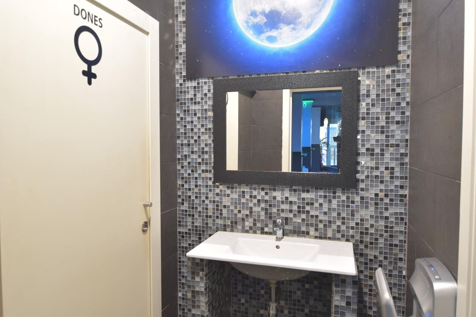 Commercial for sale in Calafell - € 85,000 (Ref: 9385549)