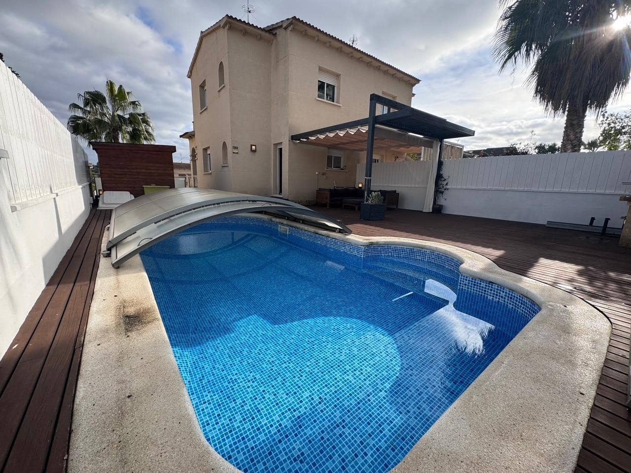 4 makuuhuone Paritalo myytävänä paikassa La Pobla de Montornes mukana uima-altaan 
autotalli - 249 900 € (Ref: 9385550)