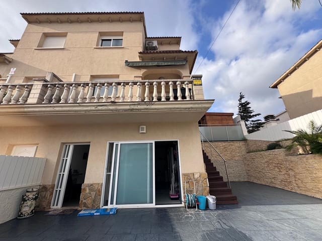 4 bedroom Semi-detached Villa for sale in La Pobla de Montornès with pool garage - € 249,900 (Ref: 9385550)