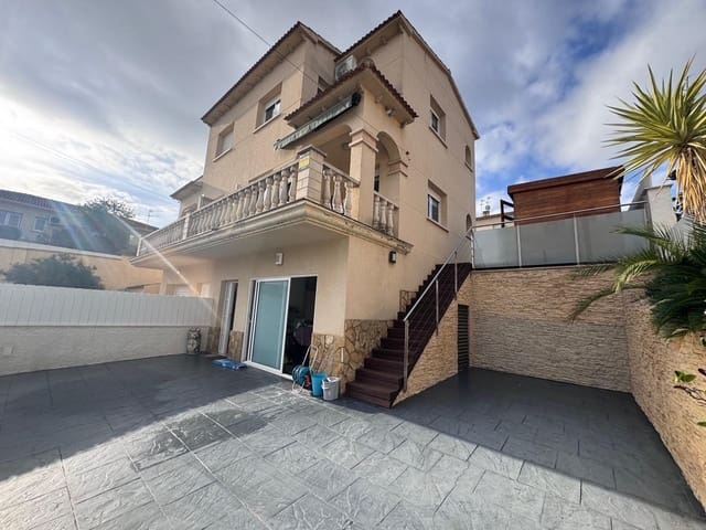 4 bedroom Semi-detached Villa for sale in La Pobla de Montornès with pool garage - € 249,900 (Ref: 9385550)