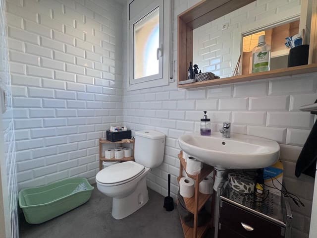 4 bedroom Semi-detached Villa for sale in La Pobla de Montornès with pool garage - € 249,900 (Ref: 9385550)